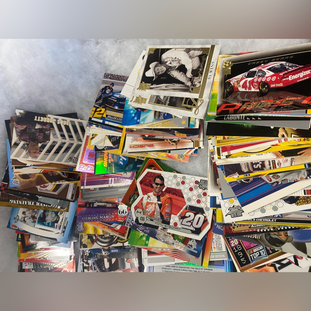 Assorted NASCAR Trading Cards Collection - Picture 4 of 5